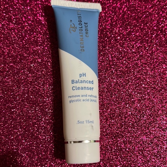Dermatologist choice pH balance cleanser deluxe mini - Picture 1 of 11